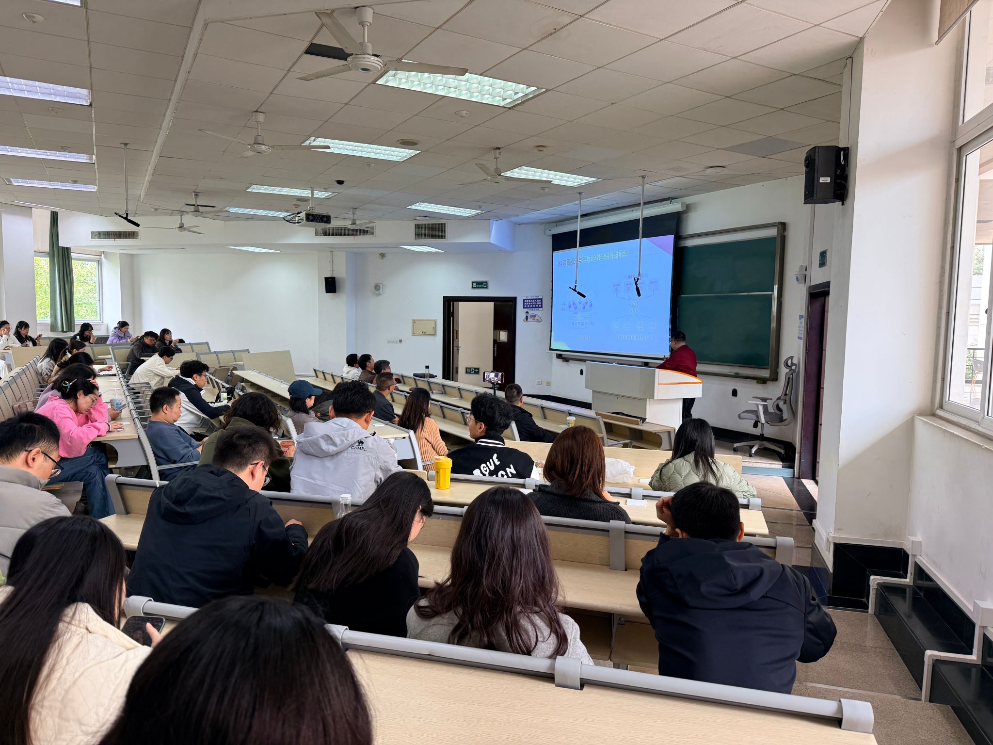 碳普惠走进校园：碳普惠领域专家陈小康电子科大沙河校区讲座纪实