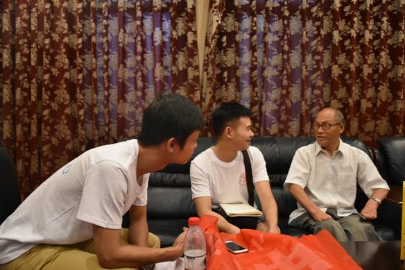 小组3听老兵故事